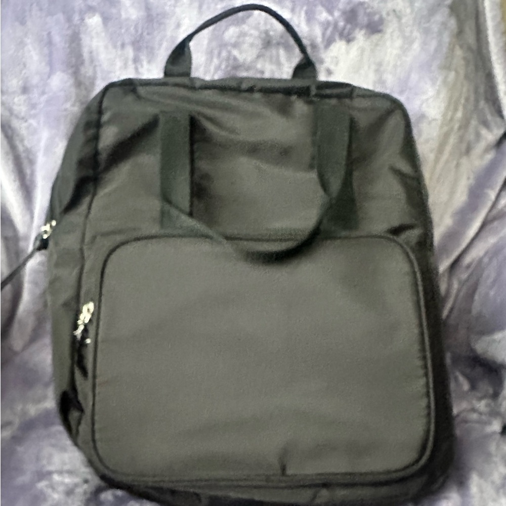 Slim Backpack - Picture 2 of 7